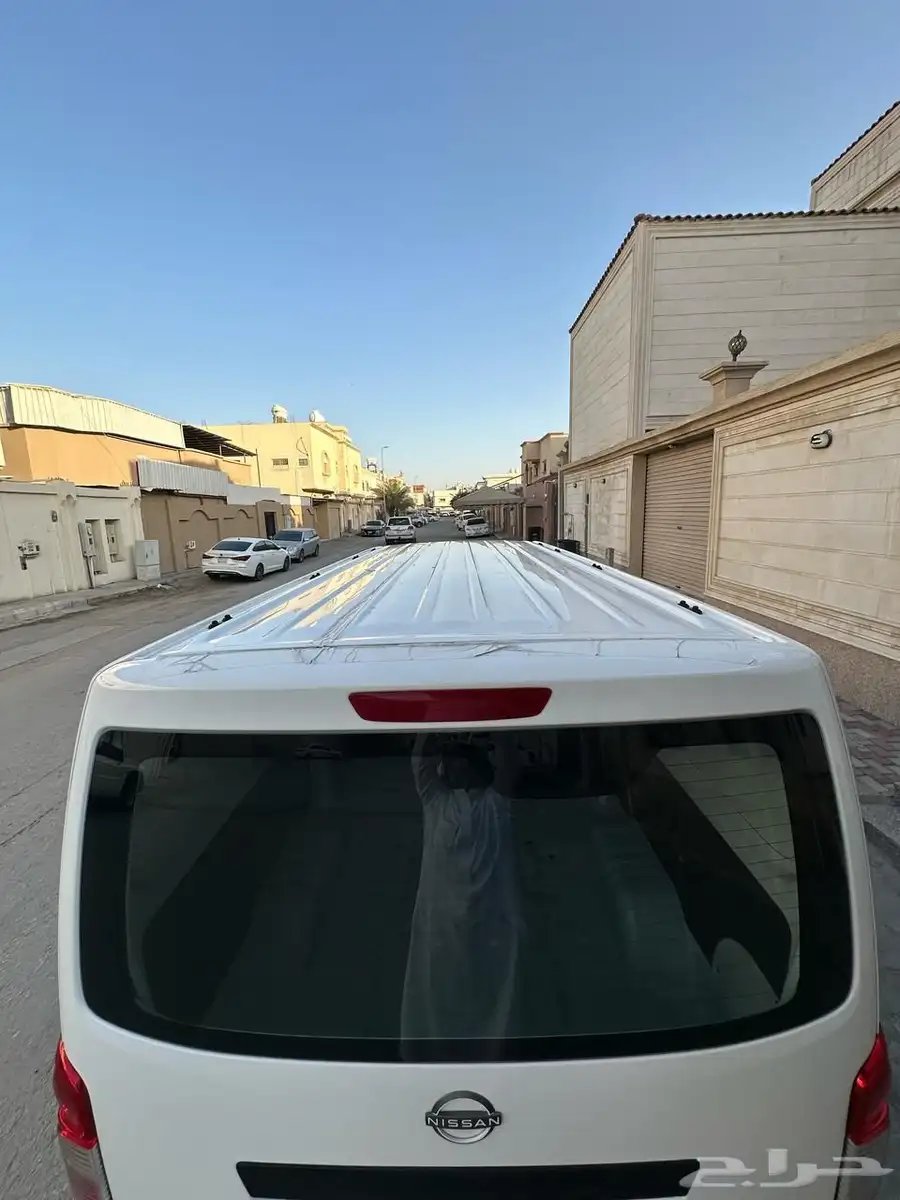 للبيع نيسان اورفان 2023 ديزل بضاعة 4