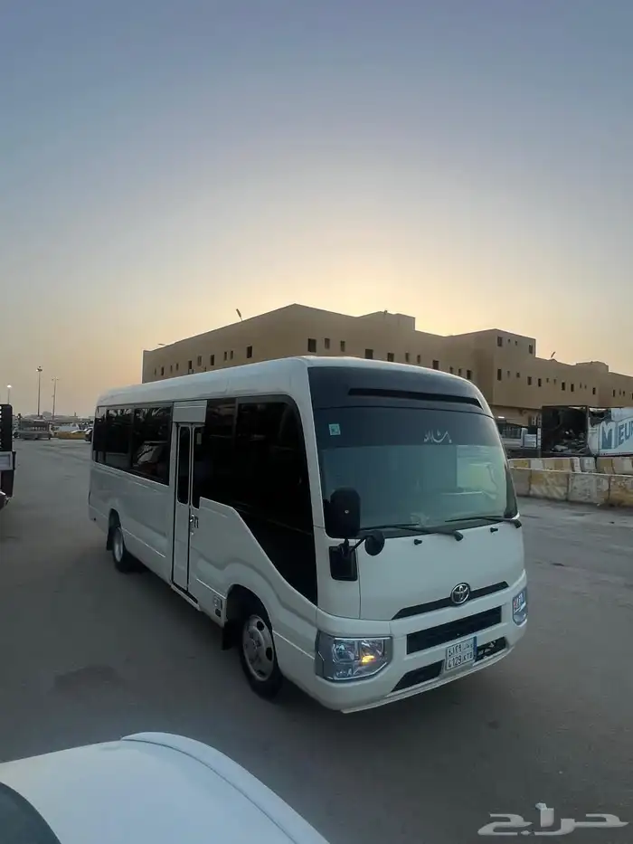 باص كوستر للايجار 1