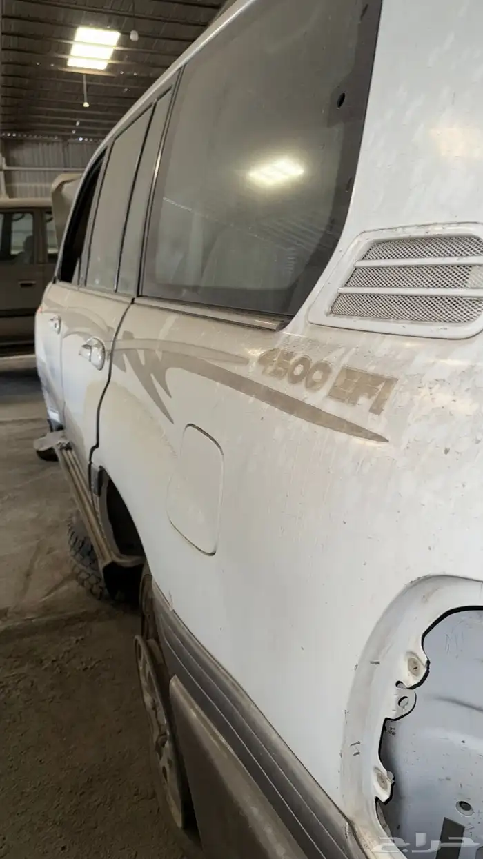 جيب صالون 2004 تشليح قطع غيار بودي بلد 2