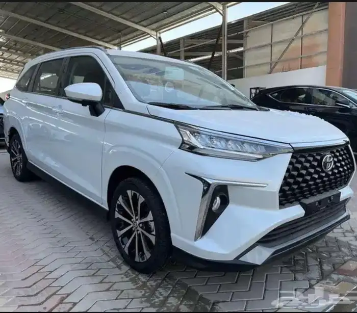 تويوتا فيلوز GLX2024 3