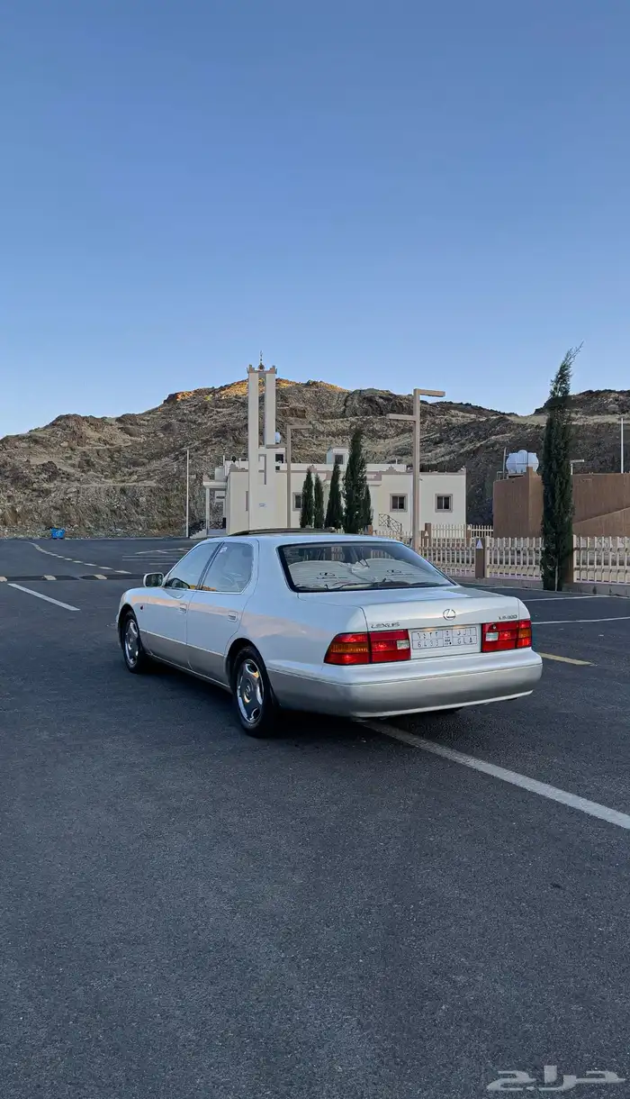 لكزس LS 400 ((مباع )) 3