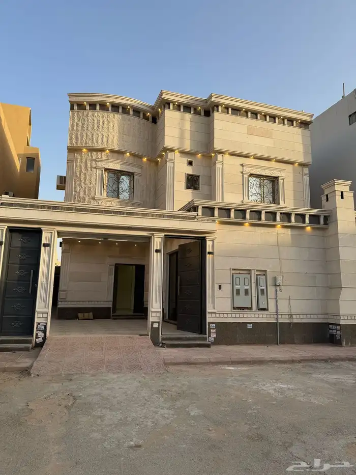 للبيع فيلا دور و 3 شقق حي الرمال 0