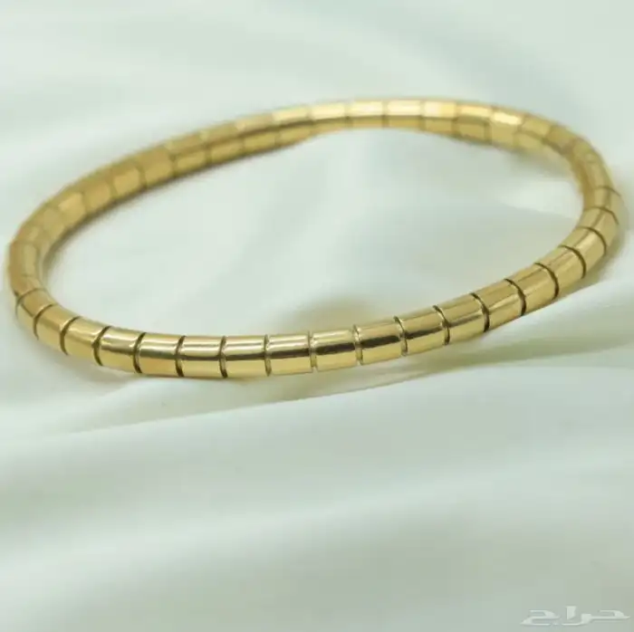 إطلالات ذهبيه عصريه بسعر خيال 24
