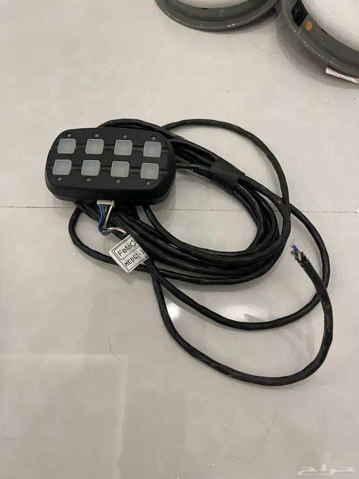 كشافات بوليسية ولمبات سقف واستاند وشماسيات نااادرة 11