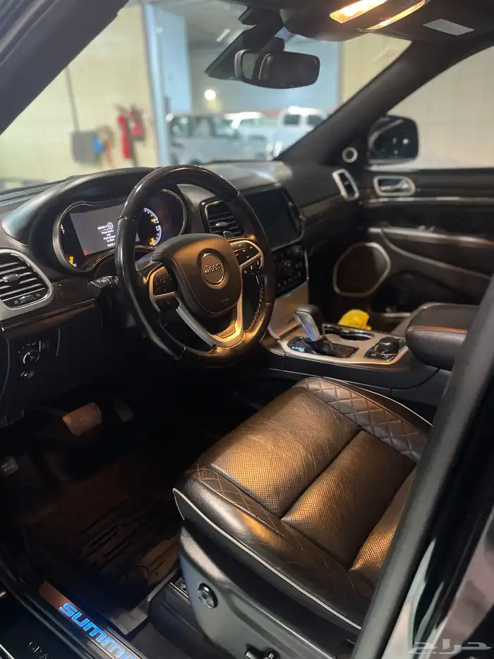 جيب شيروكي ساميت 2020 كندي 0