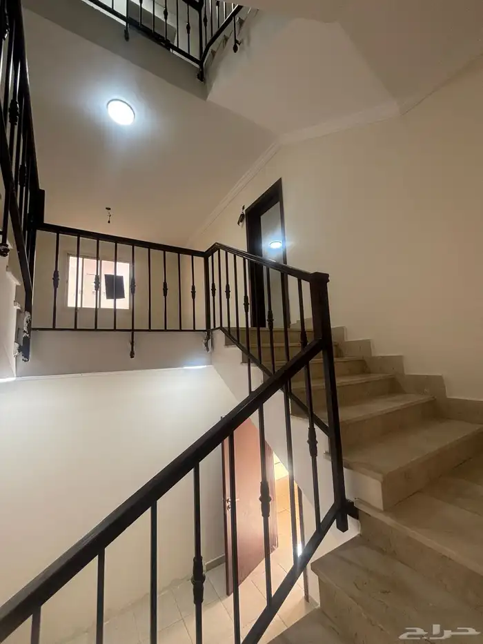 فيلا للإيجار بالفريده ذهبان جده 8