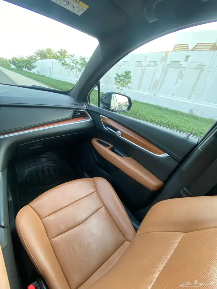 كاديلاك xt5 ممشى قليل مخزن مستعجل 12