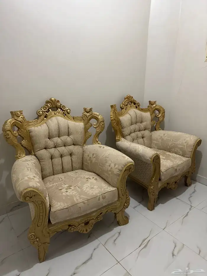كنب تركي ملكي عدد 6 نظيف جدا قليل الاستخدام 1