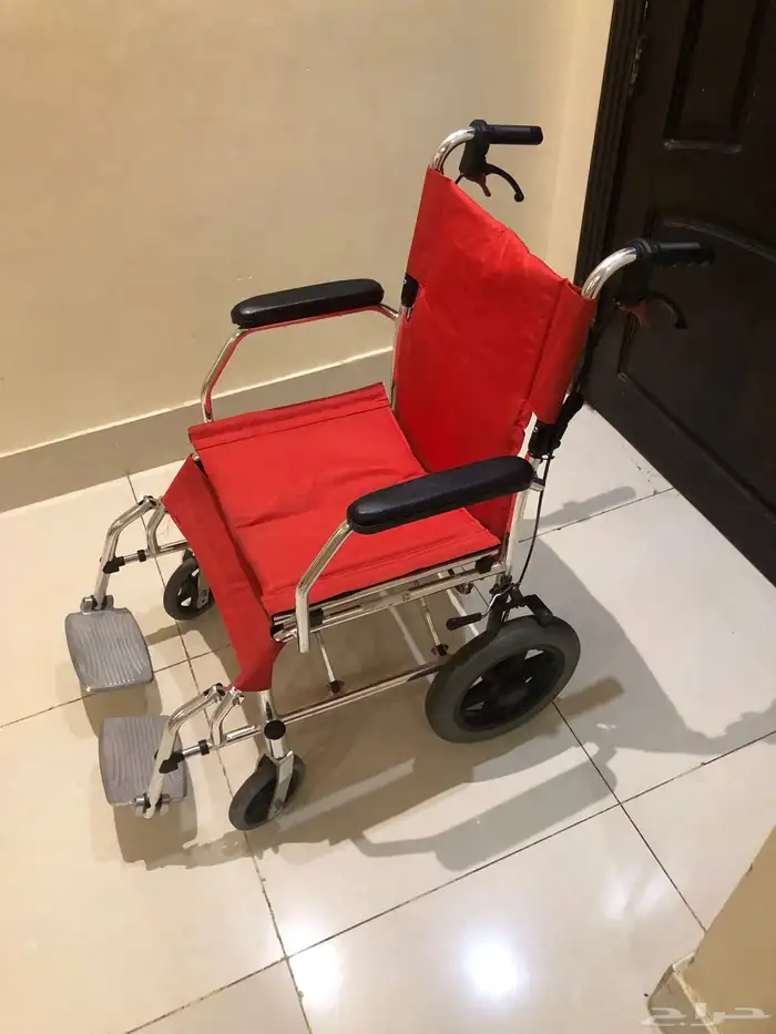 كراسي متحركة شبه جديدة ونظيفة جدا 6