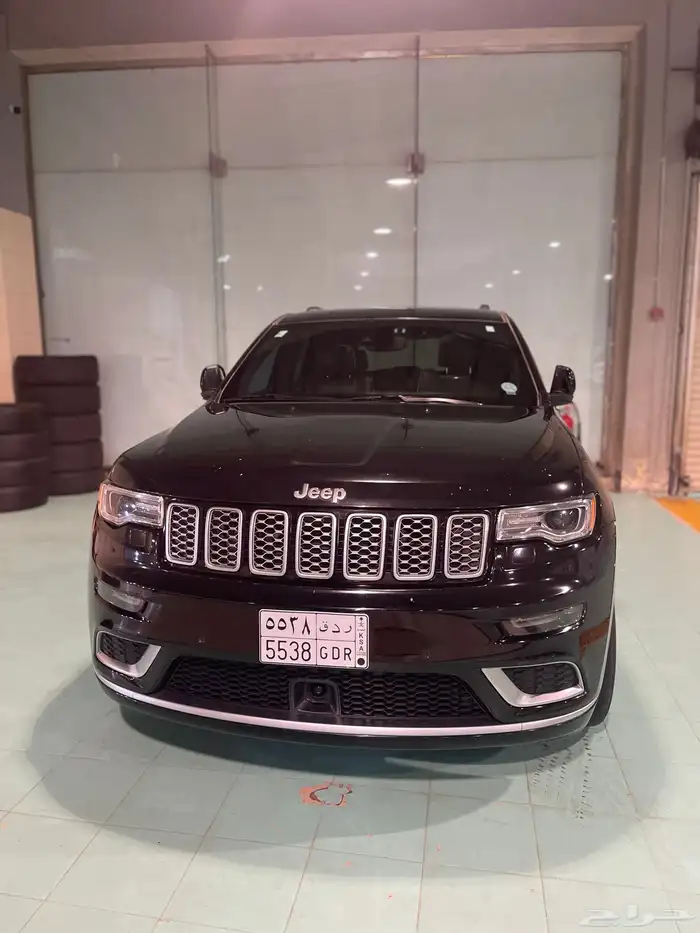 جيب شيروكي ساميت 2020 كندي 6