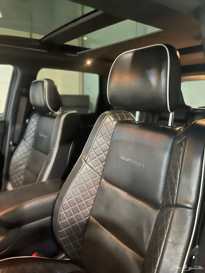 جيب شيروكي ساميت 2020 كندي 4