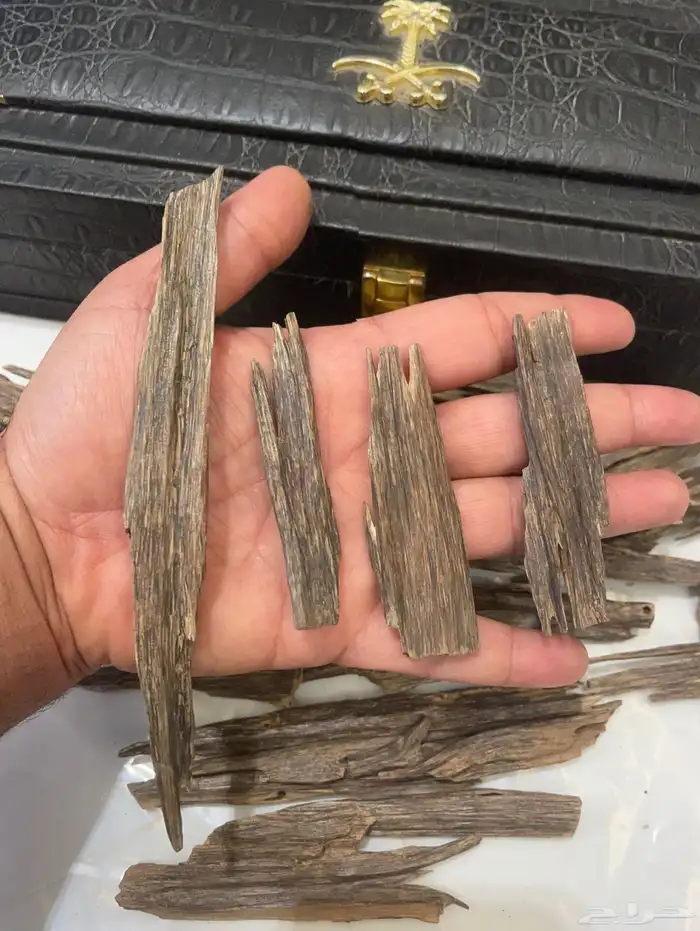 عود هندي طبيعي نكهه ممتازه وسعر مميز 1
