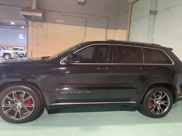 جيب شيروكي ساميت 2020 كندي 3