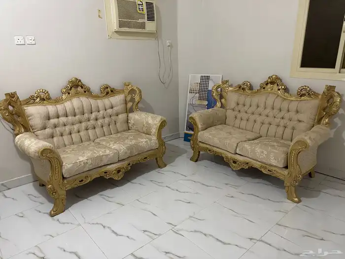 كنب تركي ملكي عدد 6 نظيف جدا قليل الاستخدام 2