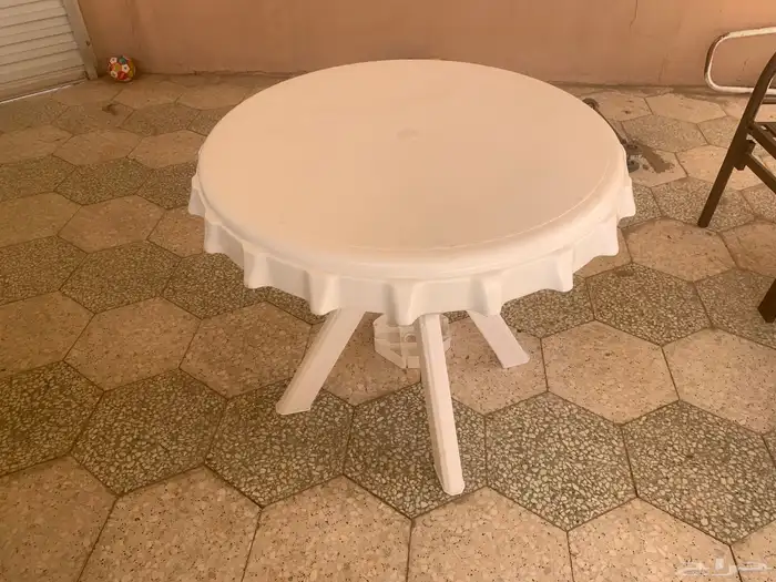 سرير و طاولة 1