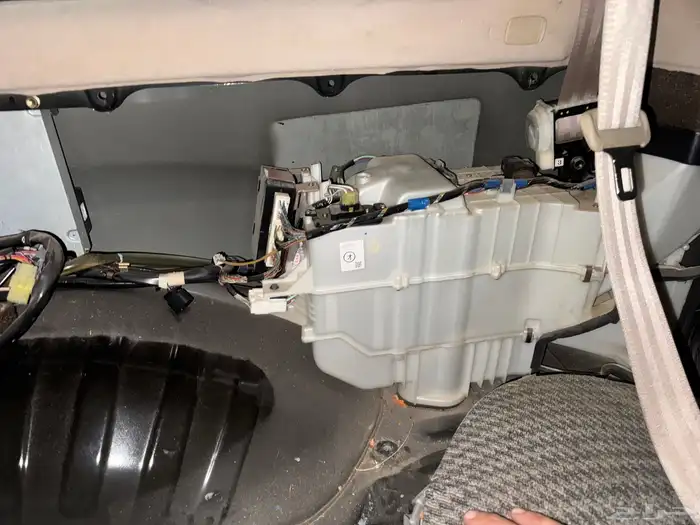 جميع قطع غيار جيب لكزس وكاله LX470 موديل 2004 25