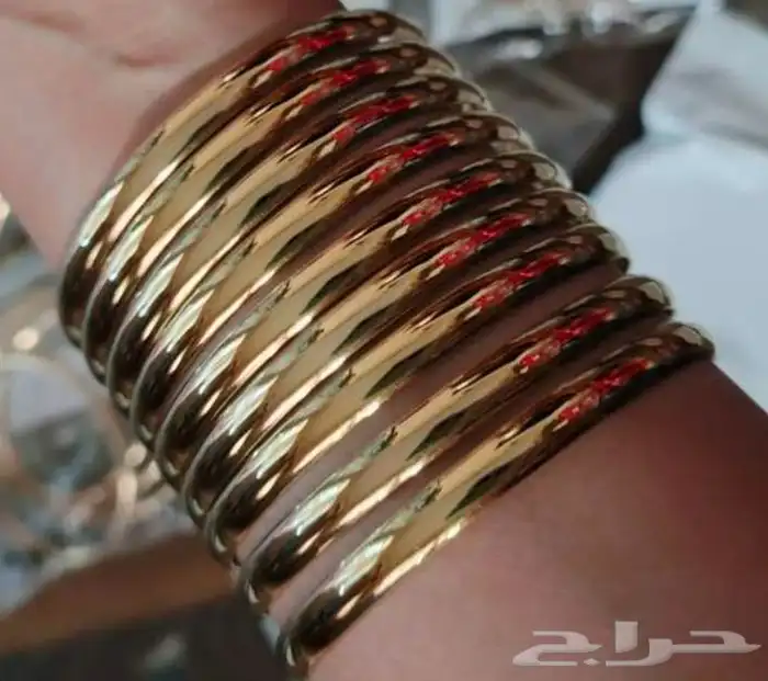 إطلالات ذهبيه عصريه بسعر خيال 0