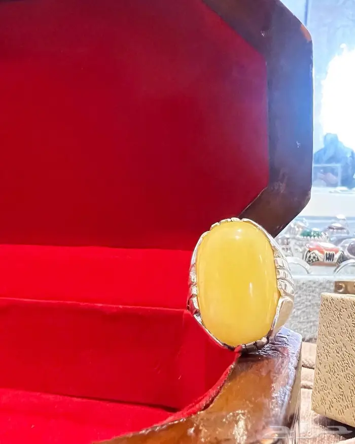 خاتم كهرمان اصفر يسر الناظرين 1