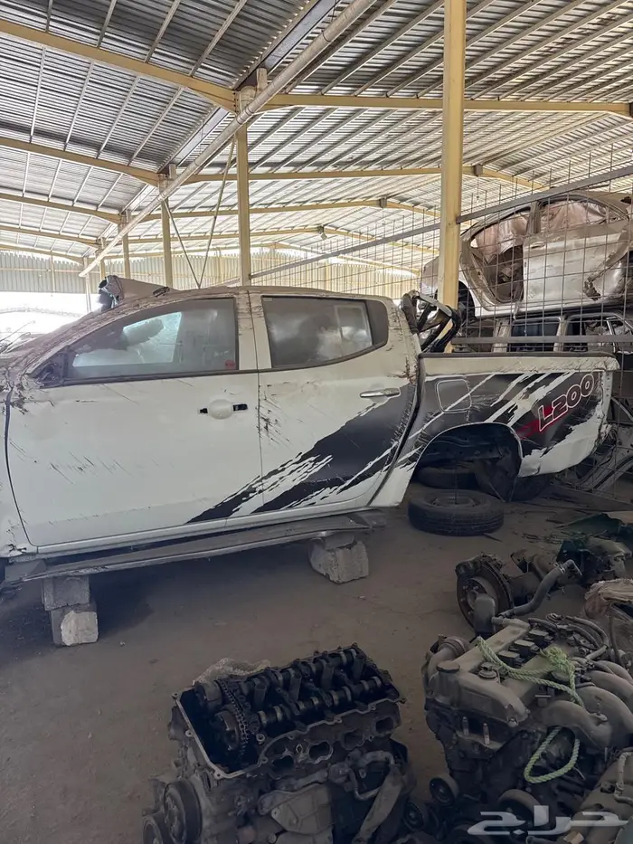 مصدوم ميتسوبيشي L200 0