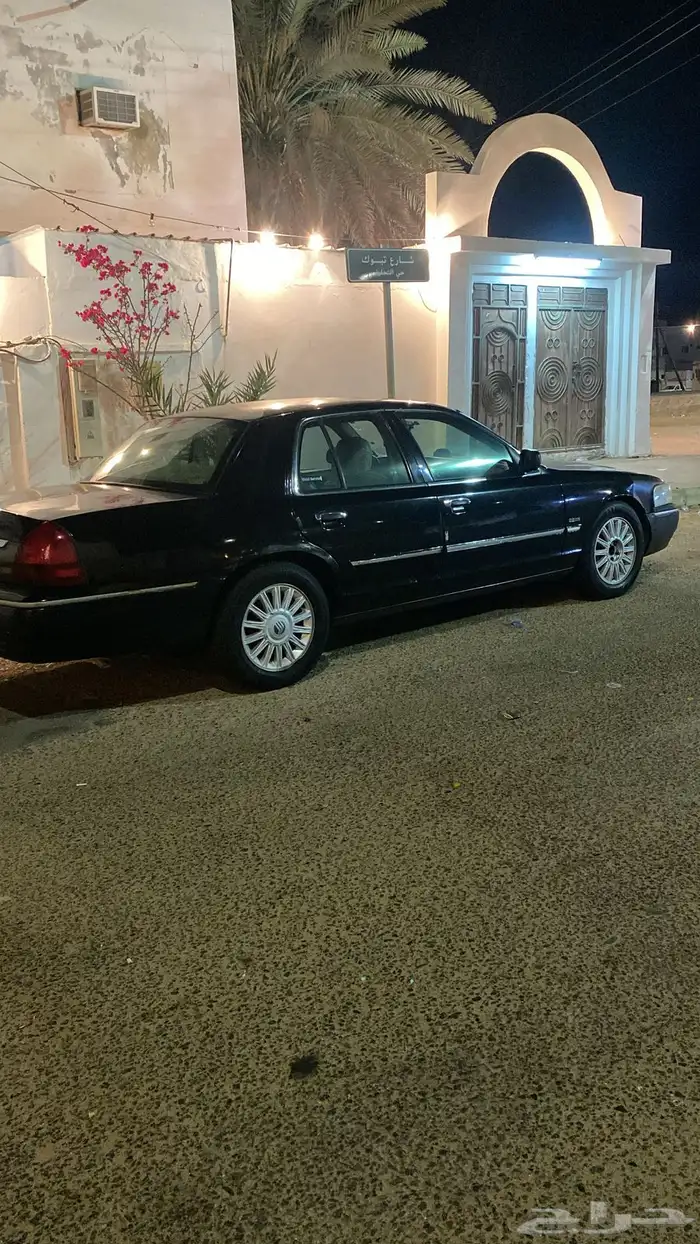 فورد جراند مركيز 2009الون اسود 0