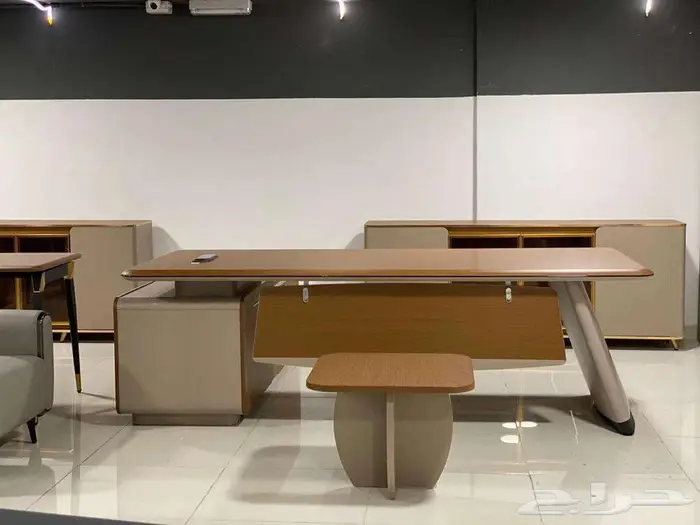 جميع اثاث المكتب متوفر وجميع الكراس في جدة واتساب 8