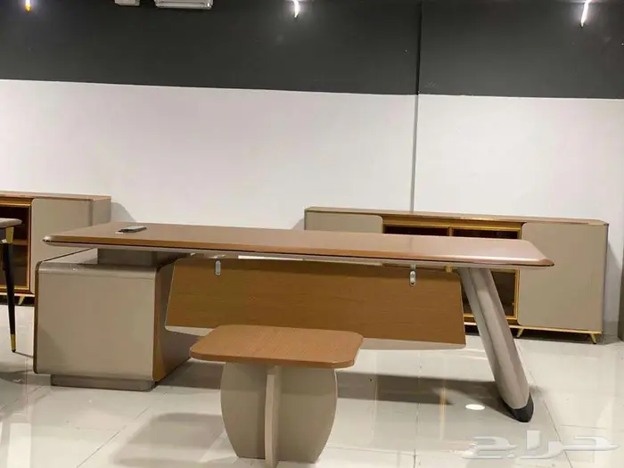 جميع اثاث المكتب متوفر وجميع الكراس في جدة واتساب 5