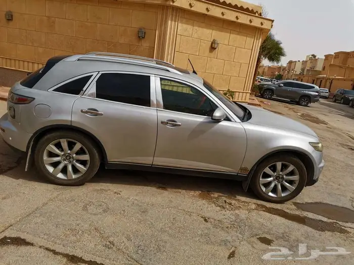 نيسان انفينيتي fx35 اتوماتيك 2005 نظيفة 4
