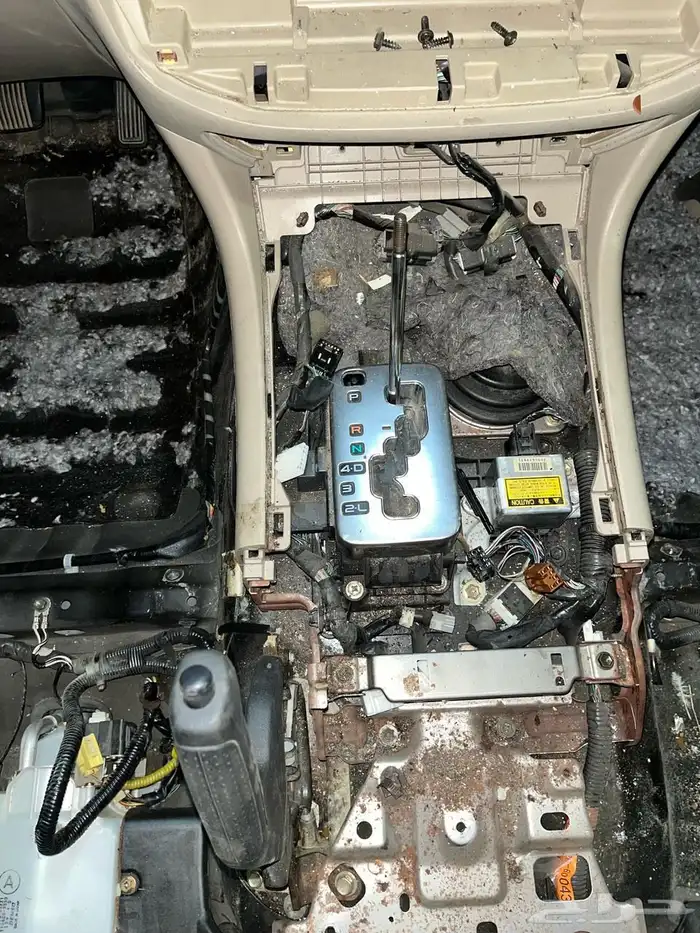 جميع قطع غيار جيب لكزس وكاله LX470 موديل 2004 23