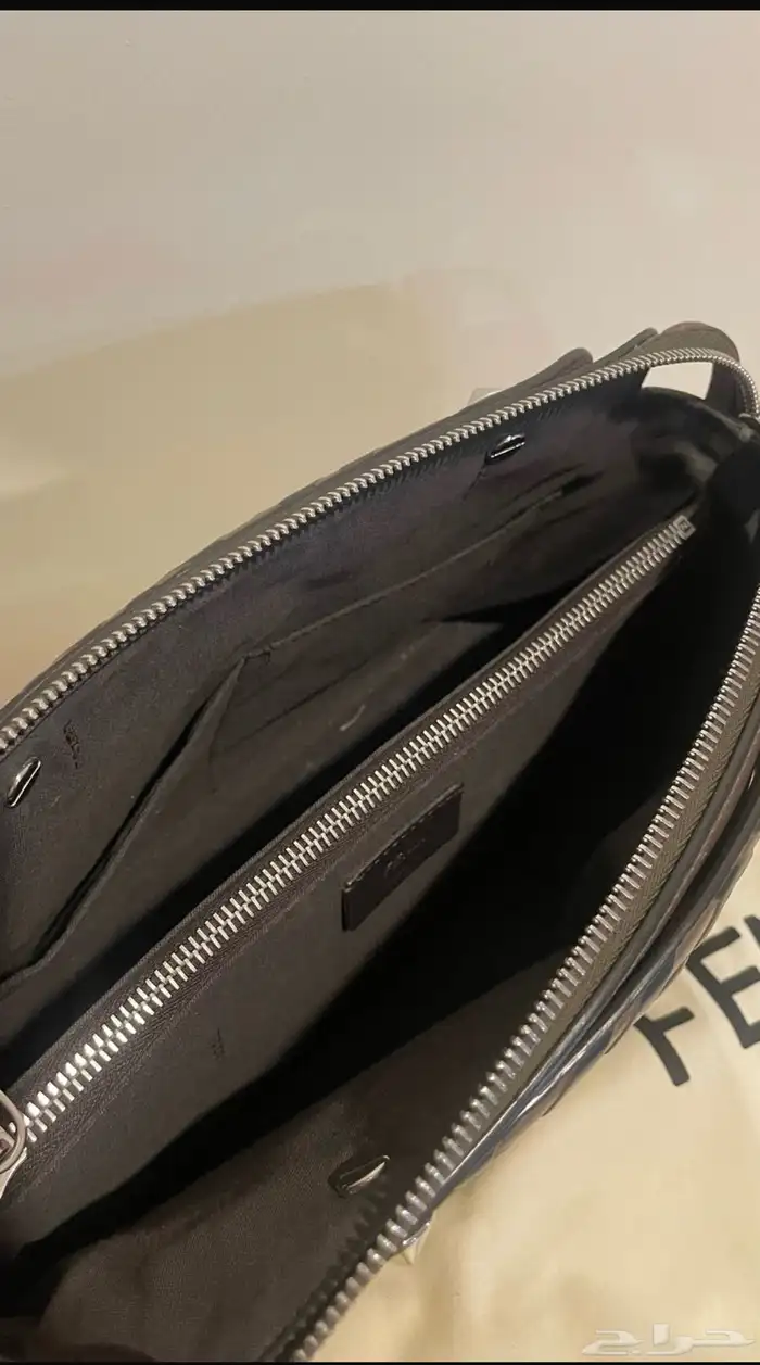 شنطة ماركة فندي اصلية 3