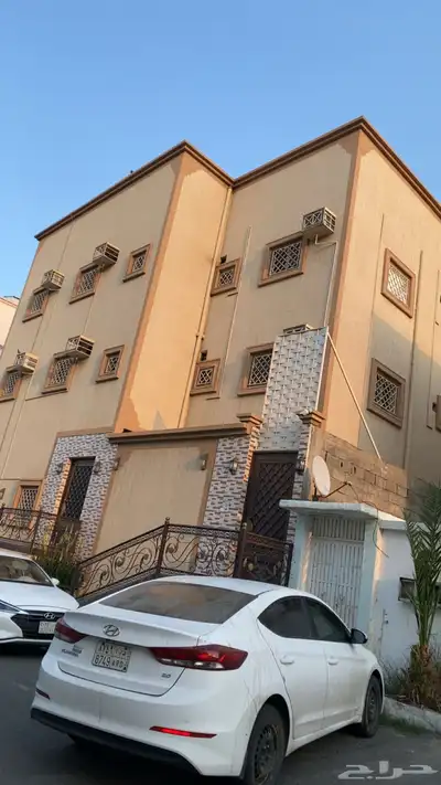 للبيع عماره دور واربع شقق في حي الرصراص رقم 1 خميس مشيط 2