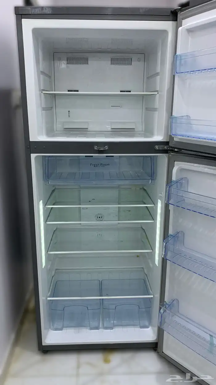 ثلاجة دانسات نظيفة جدا  على الشرط 3