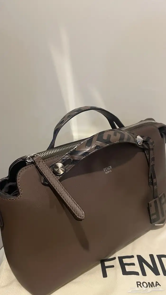 شنطة ماركة فندي اصلية 1