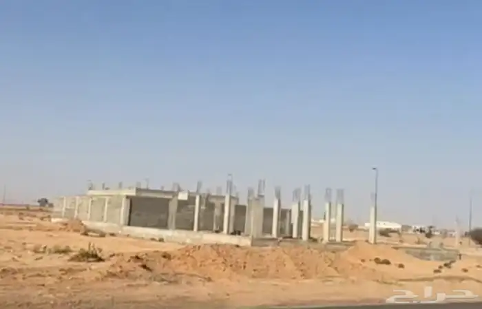 مشرف سعودي علي مباني بيوت اواي مشروع 0