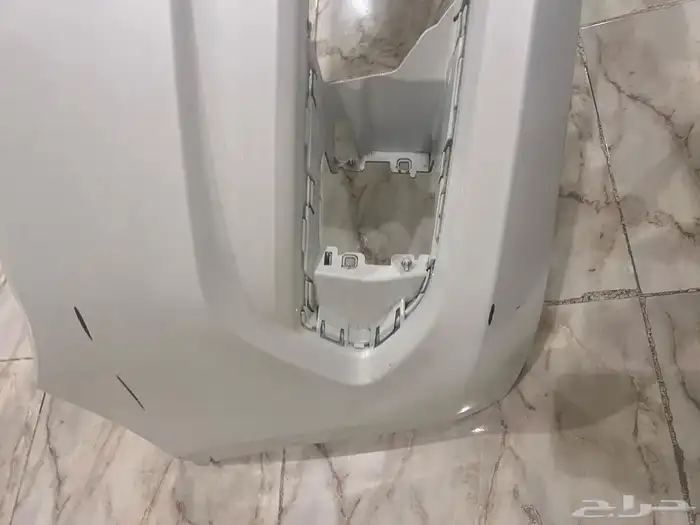 قطع غيار (صدام  شمعه  رفرف  مرايه) فورد اسكورت 2020 2