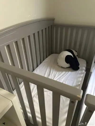 سرير اطفال مع مرتبة 1