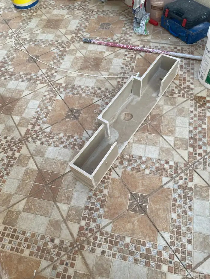 مغسلة رخام كامله بحالة ممتازه 2
