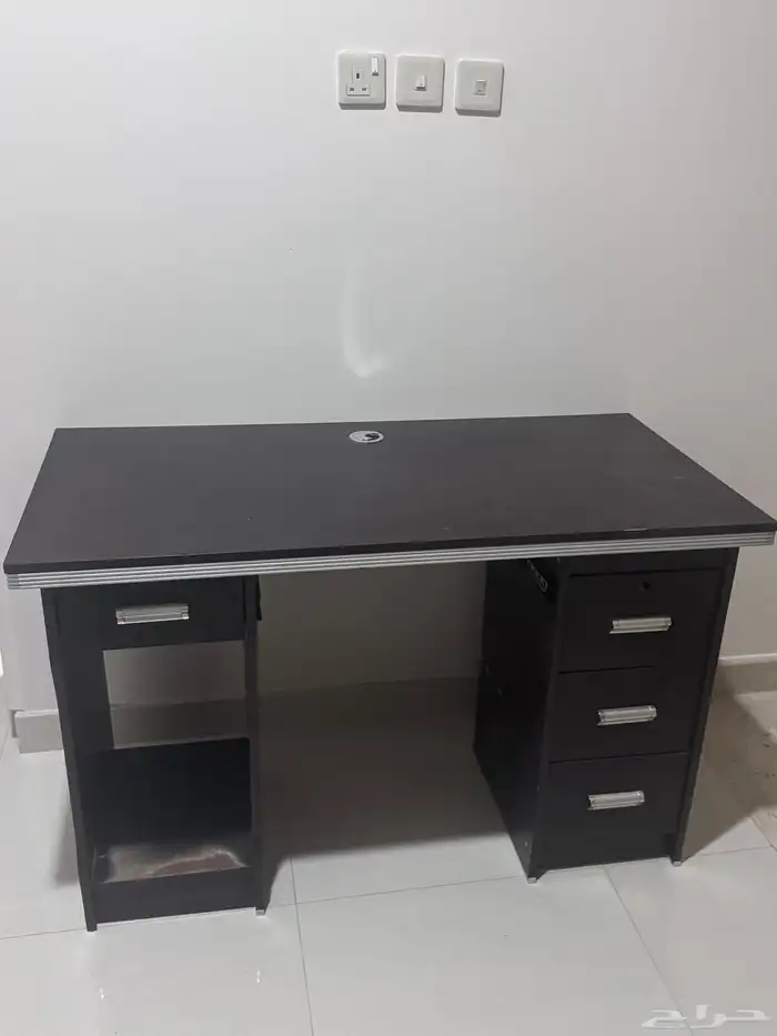 طاولة مكتبة 0