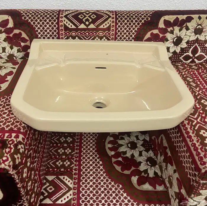 مغاسل يد من القديم ( جديدة لم تستخدم ) 35