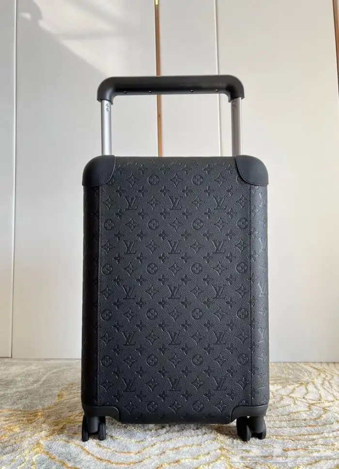 شنطة سفر لويس فيتون 55 سم داخل الطائره LOUIS VUITTON 1