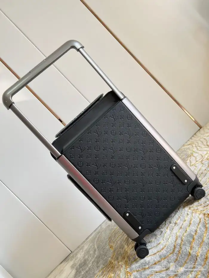 شنطة سفر لويس فيتون 55 سم داخل الطائره LOUIS VUITTON 4