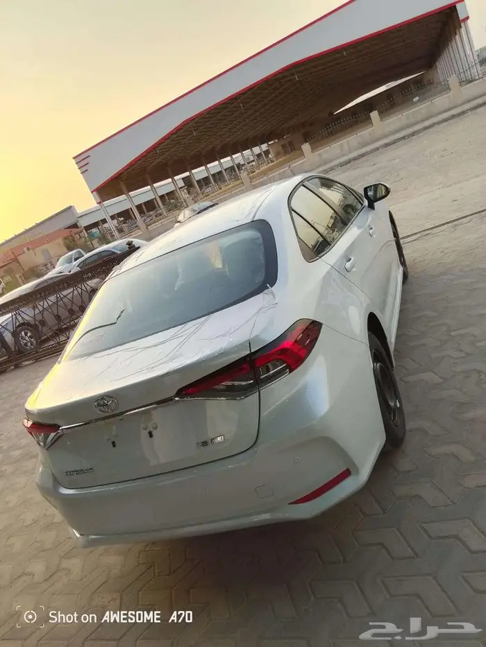 تويوتا كرولا ستاندر 2.0 طيس بنزين 2025 ابيض  فضي  رصاصي 25