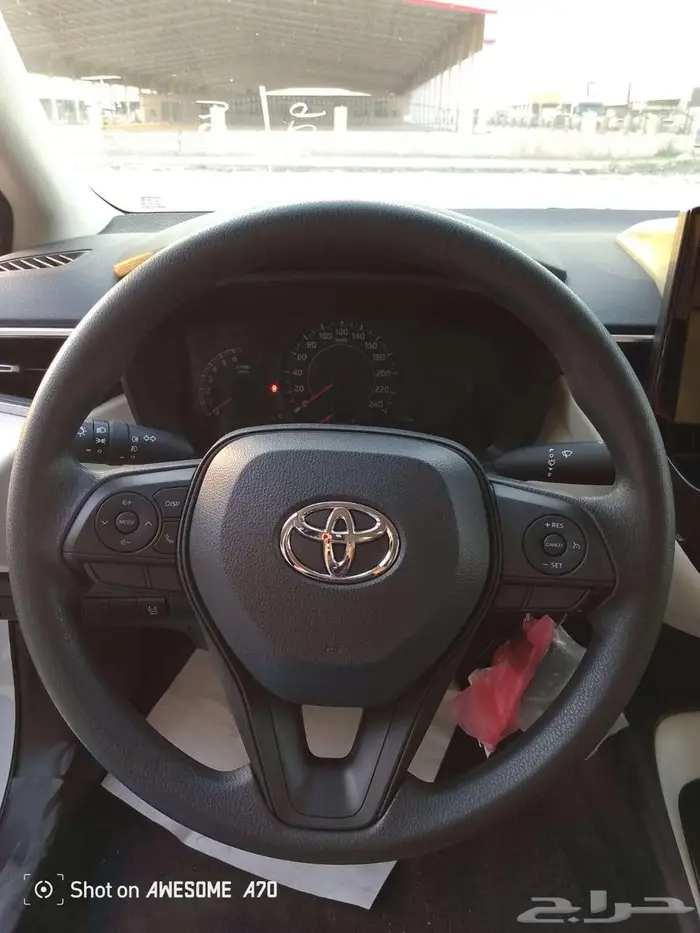 تويوتا كرولا ستاندر 2.0 طيس بنزين 2025 ابيض  فضي  رصاصي 30