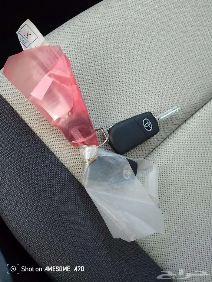 تويوتا كرولا ستاندر 2.0 طيس بنزين 2025 ابيض  فضي  رصاصي 24