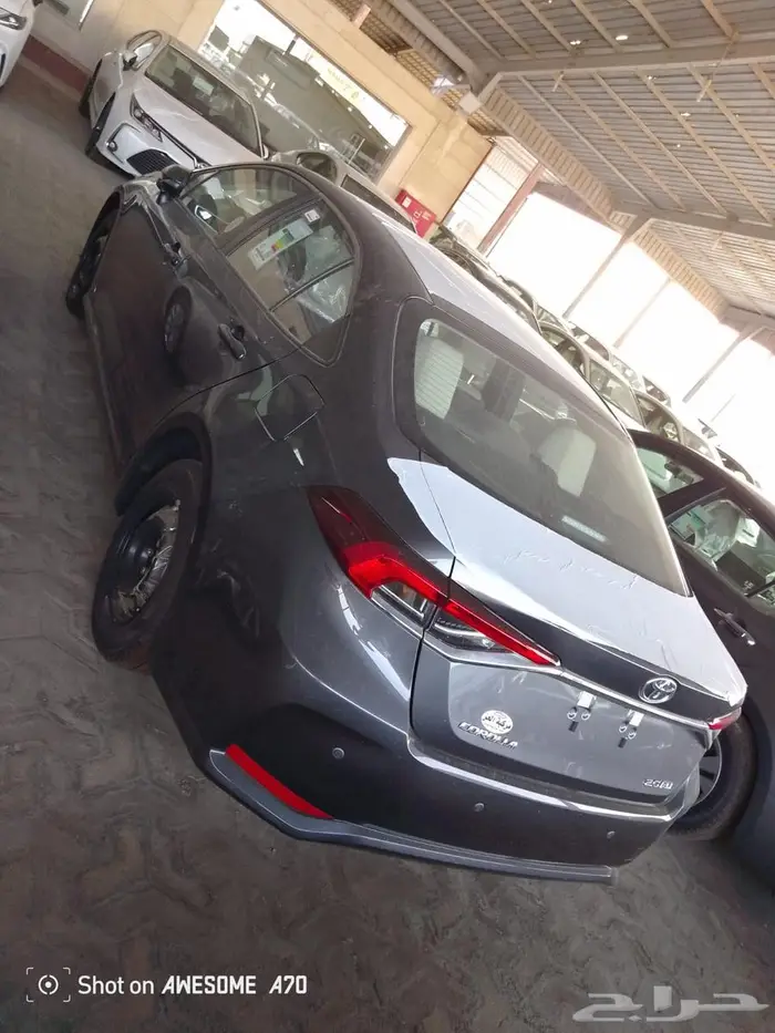 تويوتا كرولا ستاندر 2.0 طيس بنزين 2025 ابيض  فضي  رصاصي 10