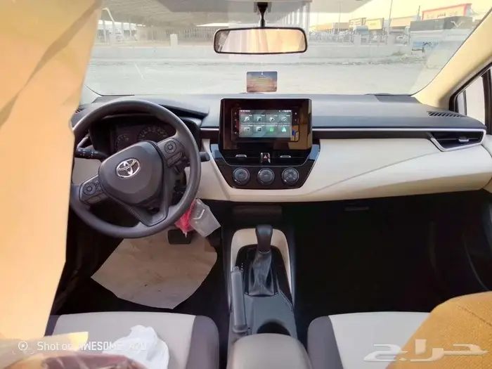 تويوتا كرولا ستاندر 2.0 طيس بنزين 2025 ابيض  فضي  رصاصي 17