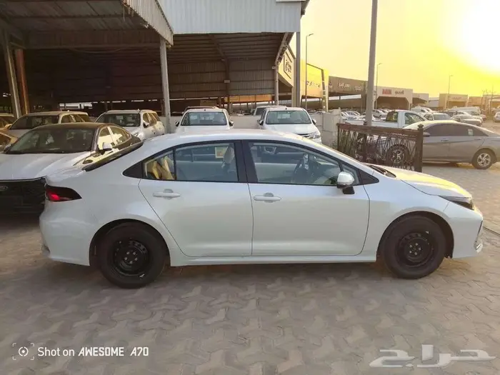 تويوتا كرولا ستاندر 2.0 طيس بنزين 2025 ابيض  فضي  رصاصي 8