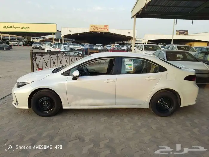 تويوتا كرولا ستاندر 2.0 طيس بنزين 2025 ابيض  فضي  رصاصي 2