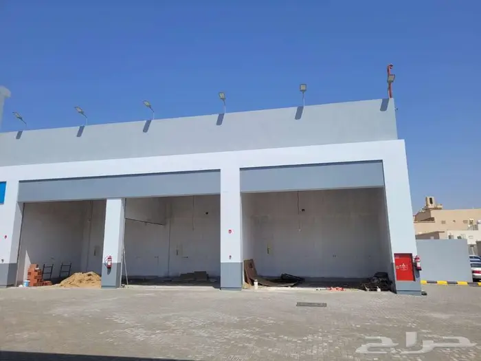 محلات تجارية داخل محطة الدريس للإيجار 2