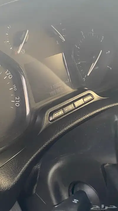 بيجو اكسبرت 4