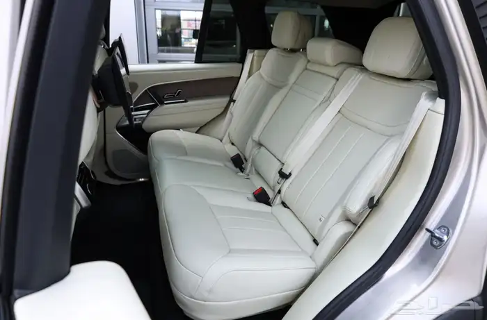 2023 Range Rover SE SWB فل كامل 10